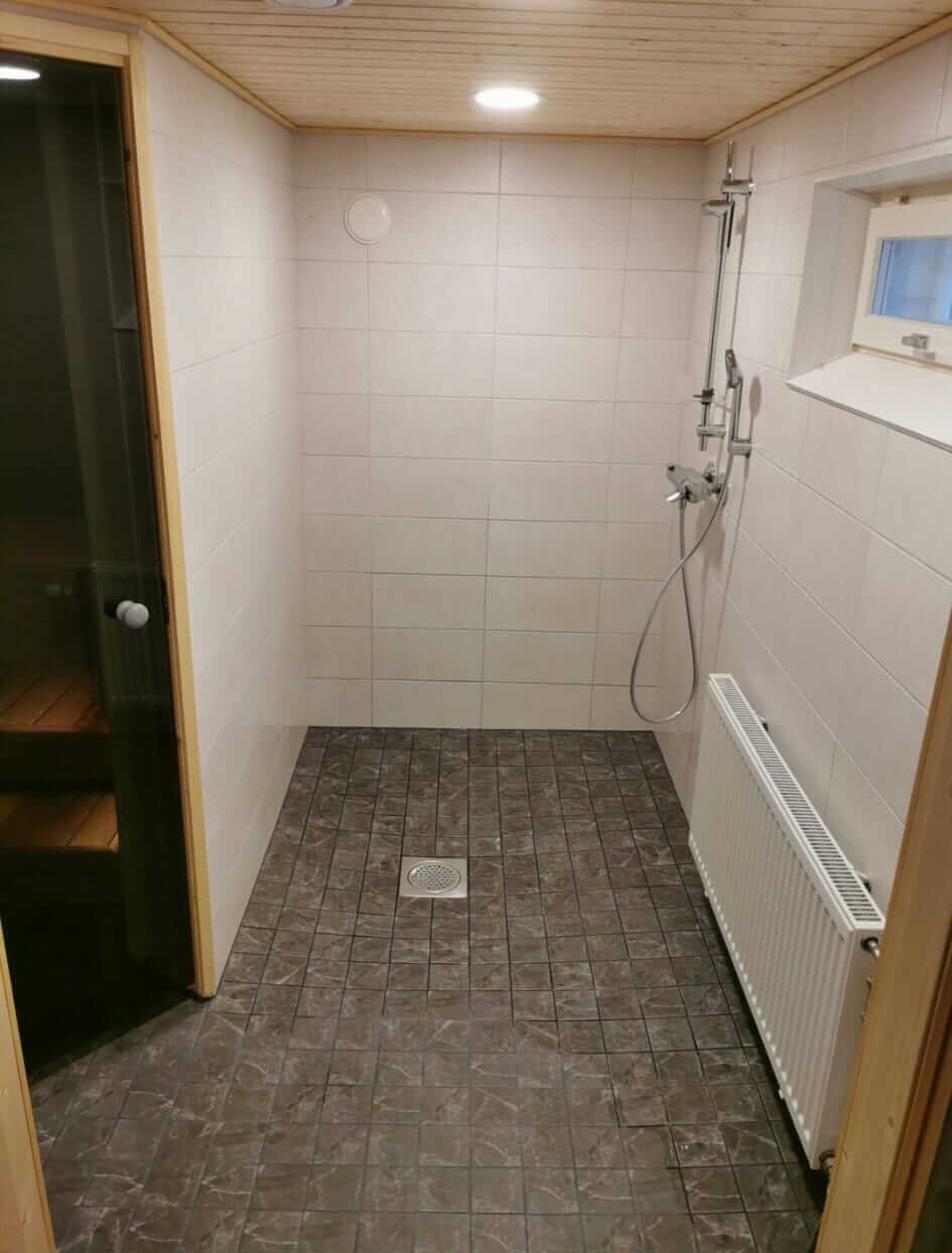 Suihku remontoitu
